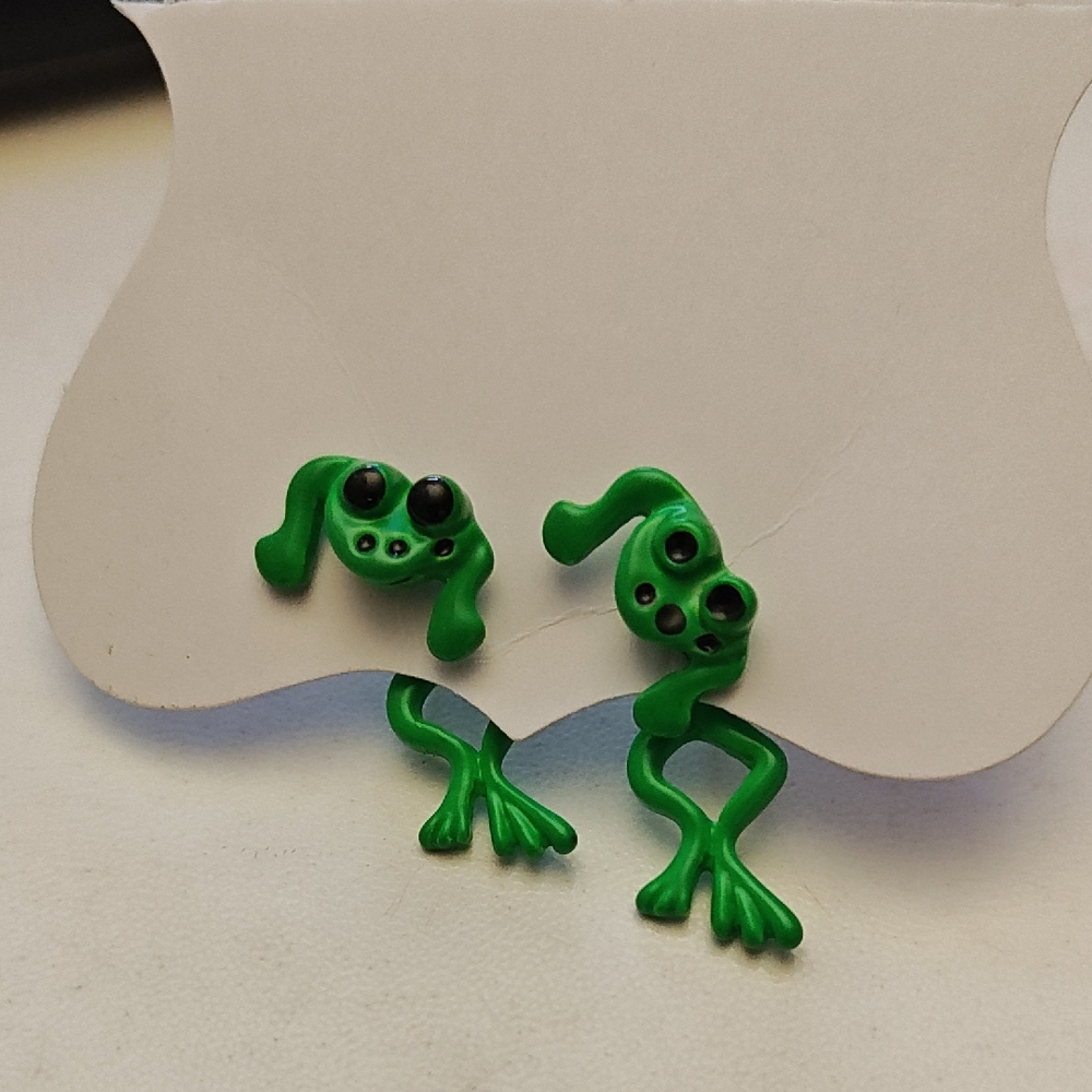 Kids Green Frog Earrings - Fun Frog Design